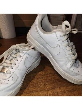 Nike Air Force 1 Low '07 Triple White Women's Size 7 Shoes Sneakers DD8959-100